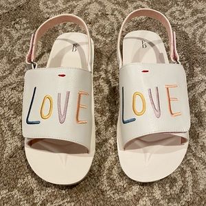 KIDS’ SARELLA SANDAL - ED ELLEN DEGENERES